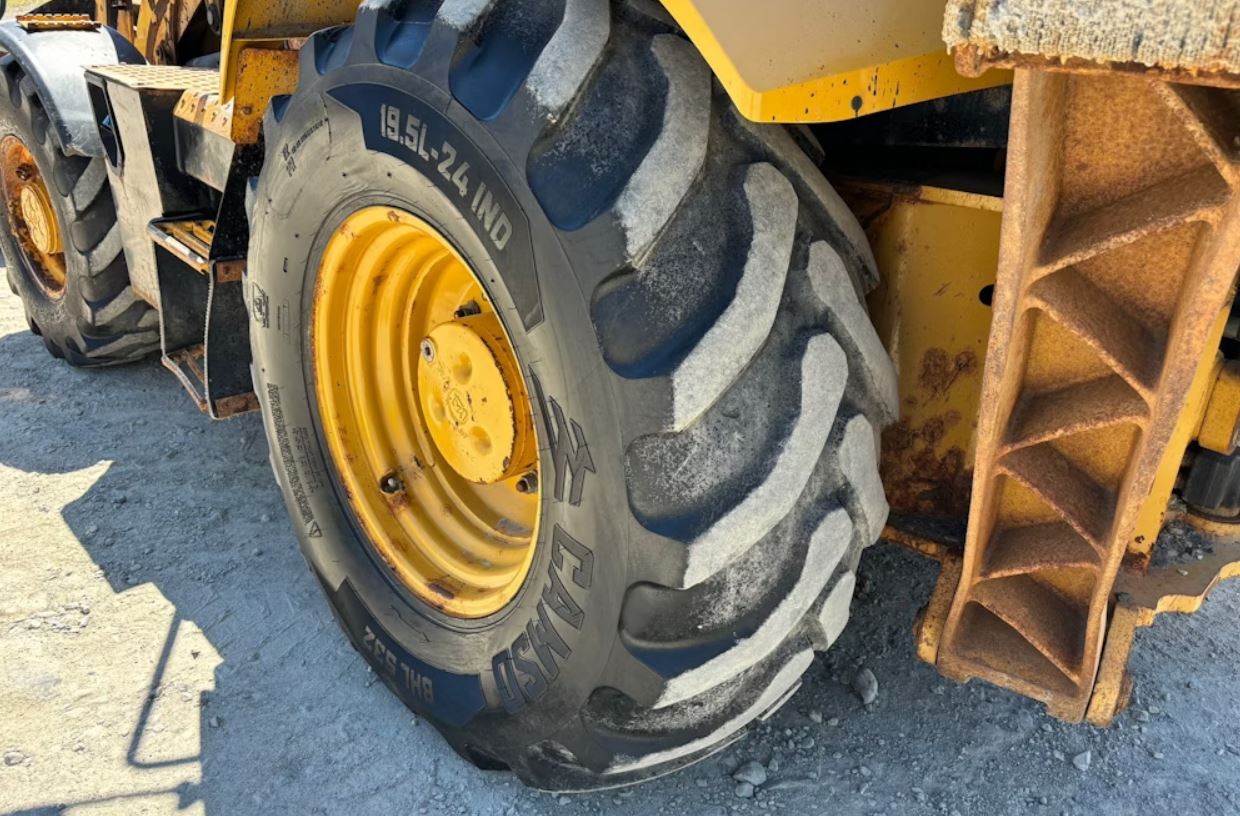 gallery 2016 Caterpillar 420F2 IT 4WD Backhoe