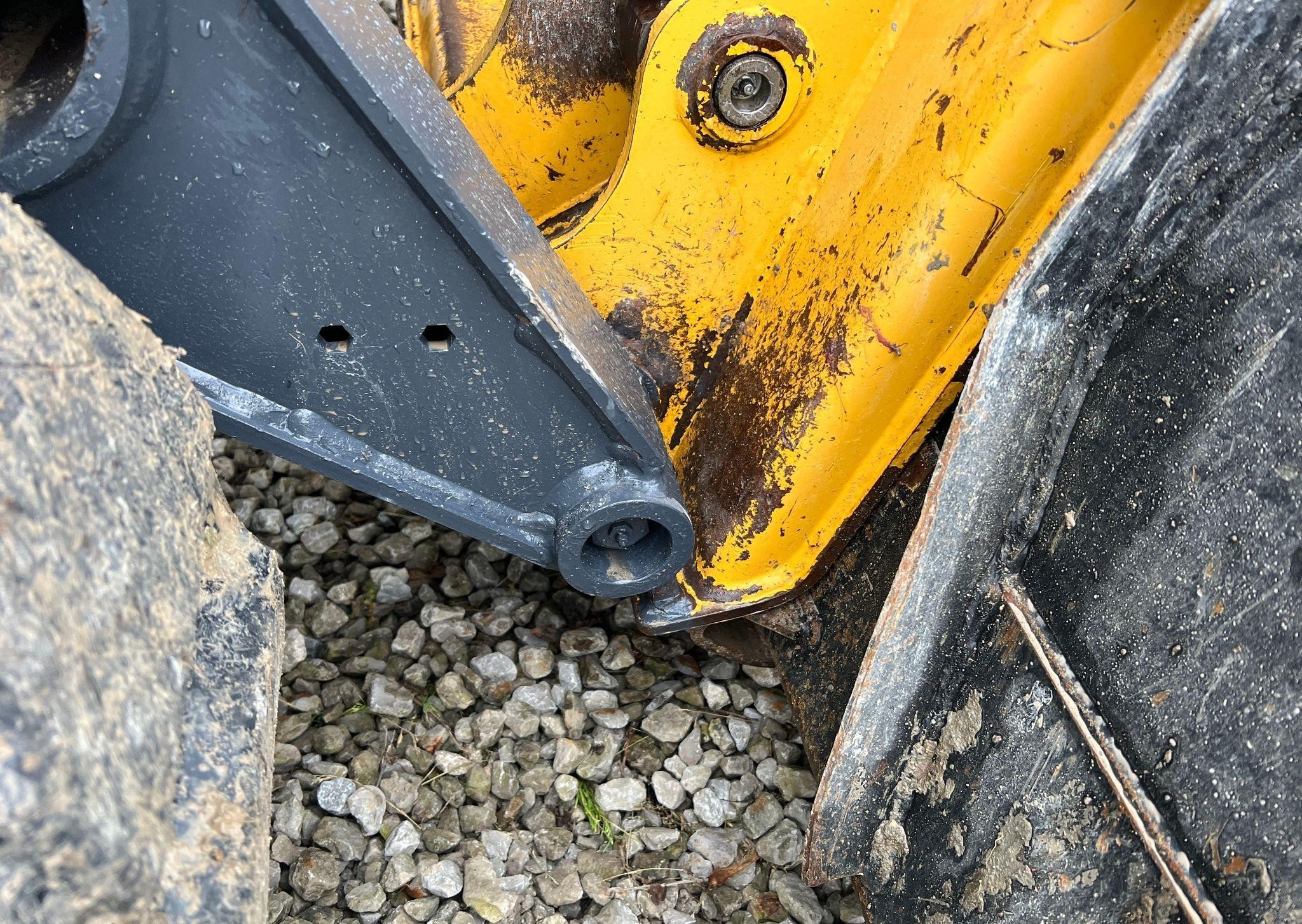 gallery 2017 John Deere 333G skid steer loader