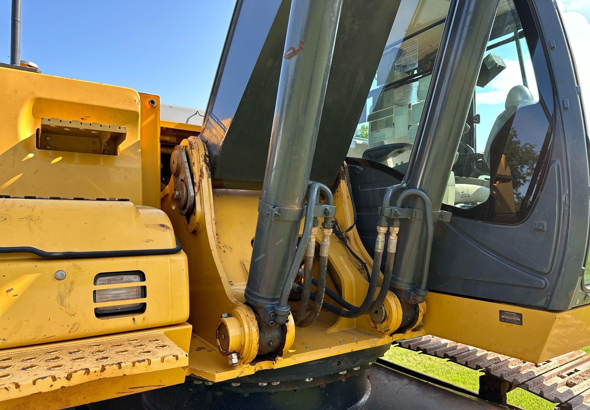 gallery 2014 John Deere 250G LC excavator