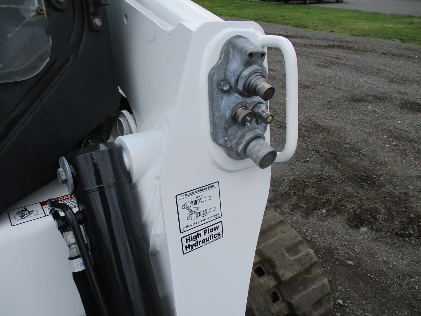 gallery 2016 BOBCAT T870 Skid Steer