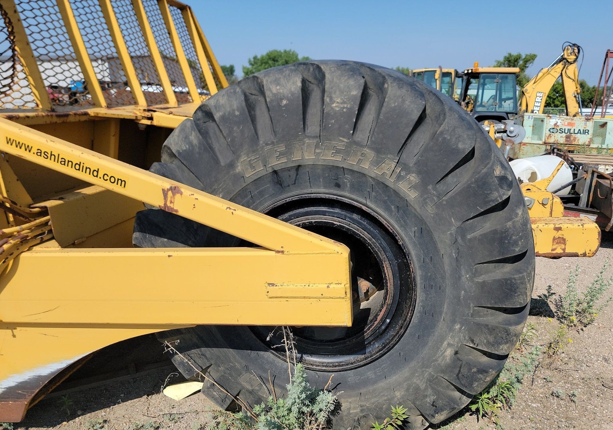 gallery Volvo T450D 4WD scraper tractor