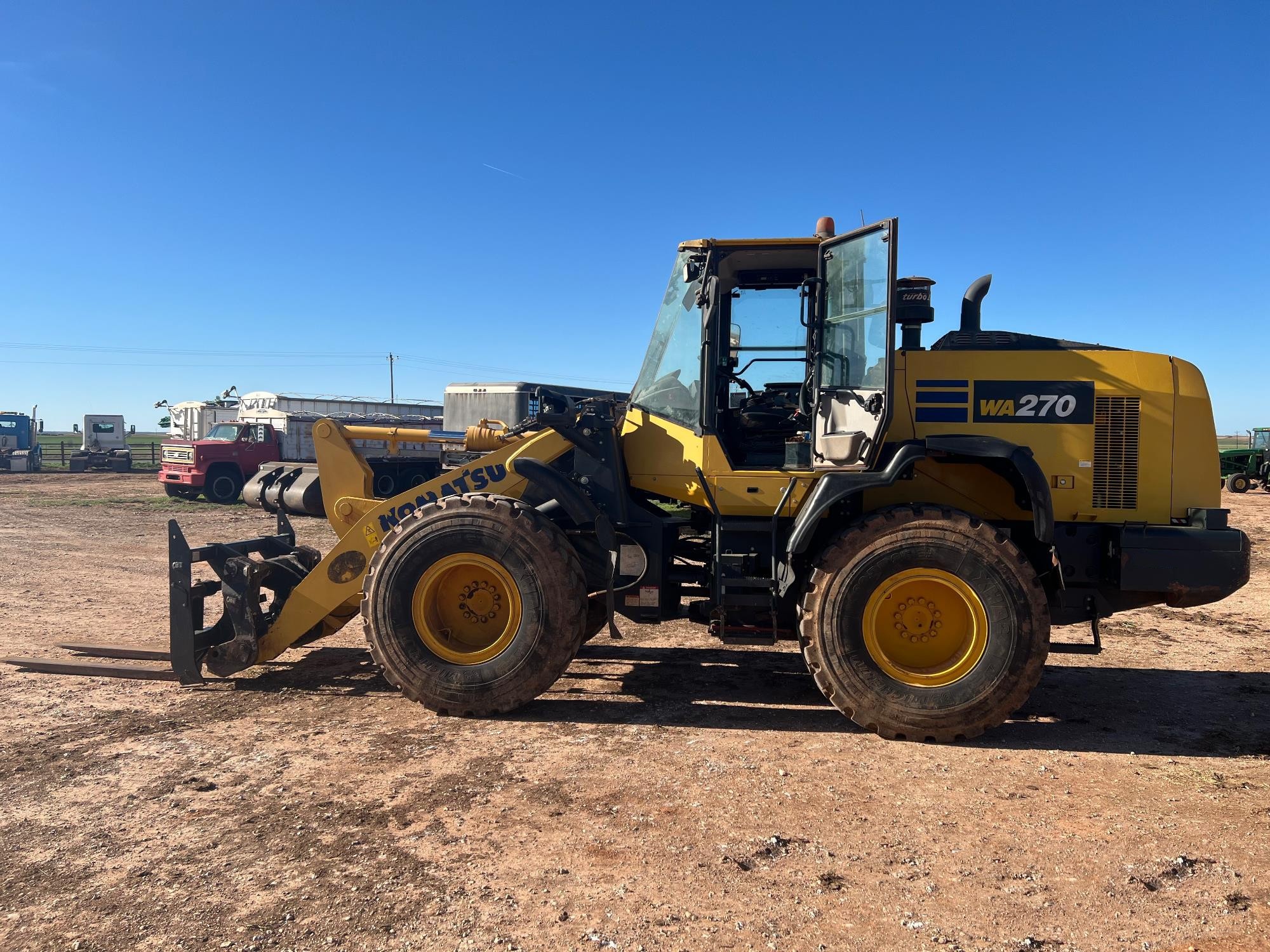 gallery 2016 Komatsu WA270-8 Wheel Loader WAttachments