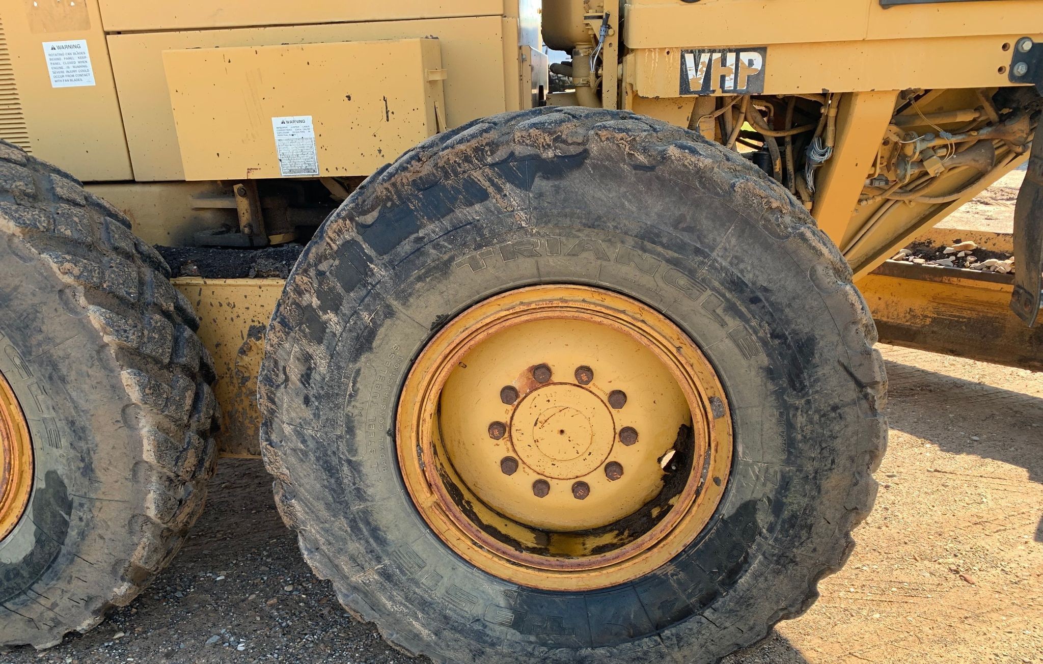 gallery 2001 Caterpillar 140H motor grader