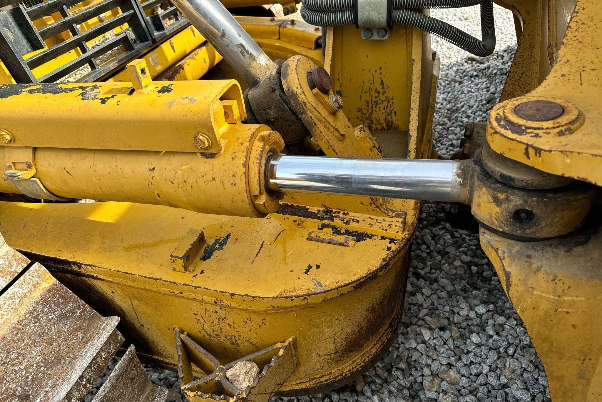gallery 2014 Caterpillar D6T LGP dozer