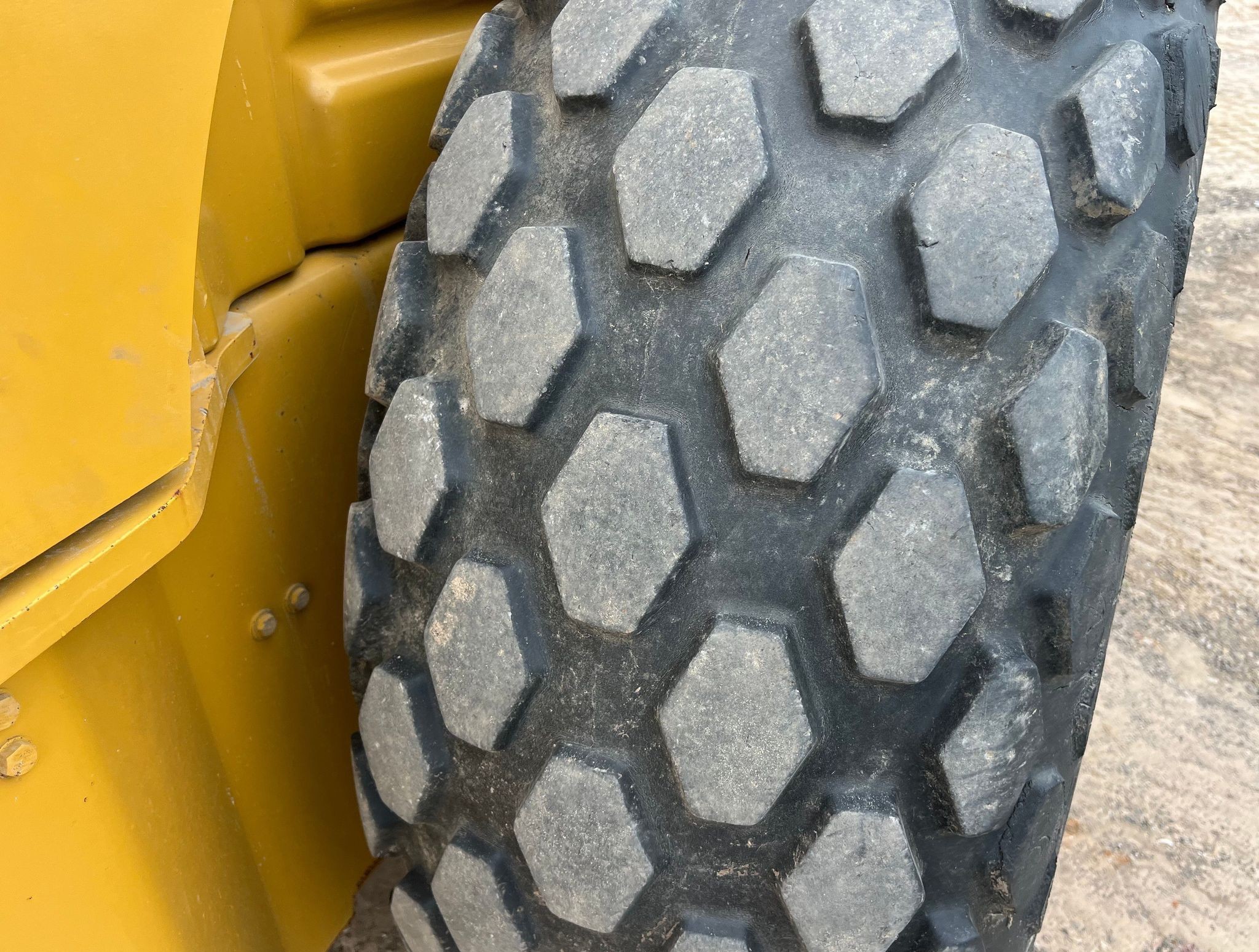 gallery 2008 Caterpillar CS56 single drum vibratory roller