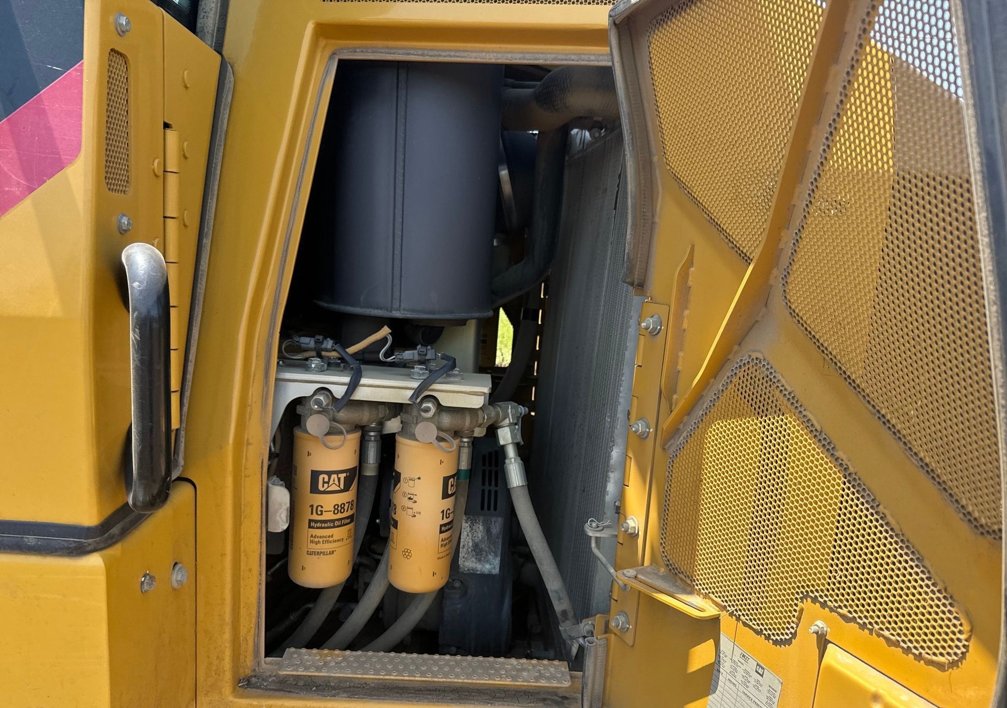 gallery 2016 Caterpillar 953D track loader