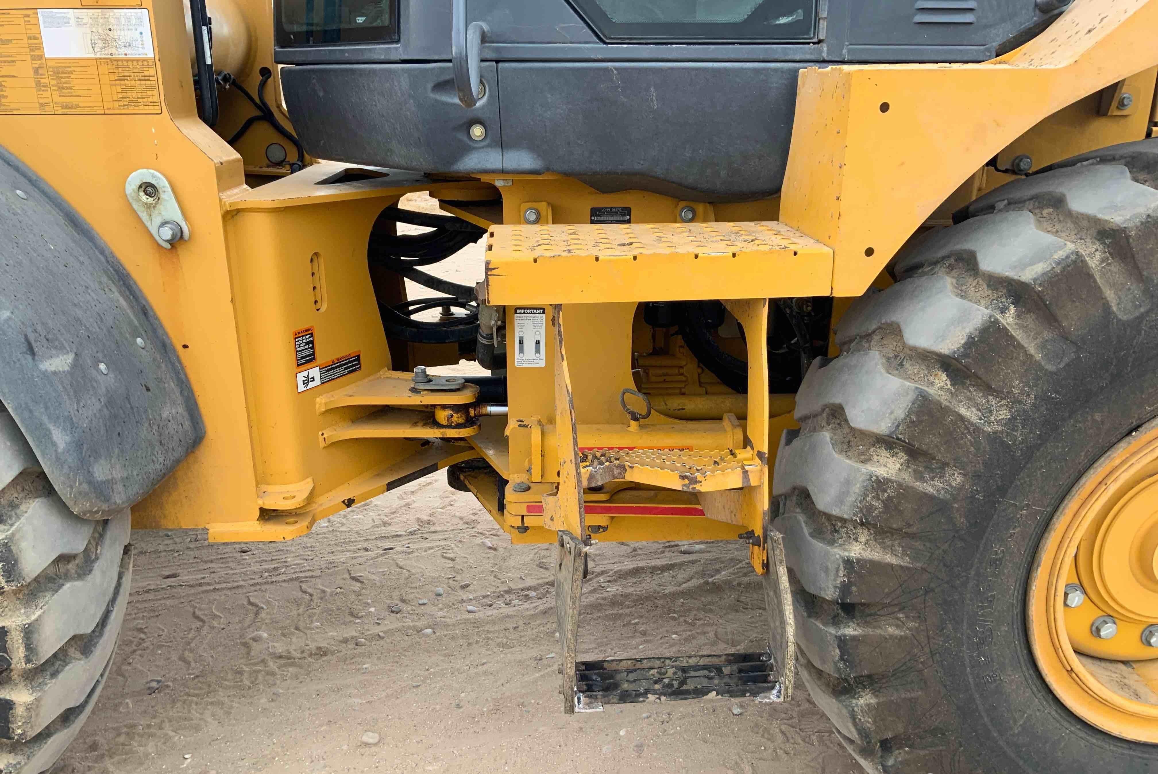 gallery John Deere 444K High Lift Wheel Loader