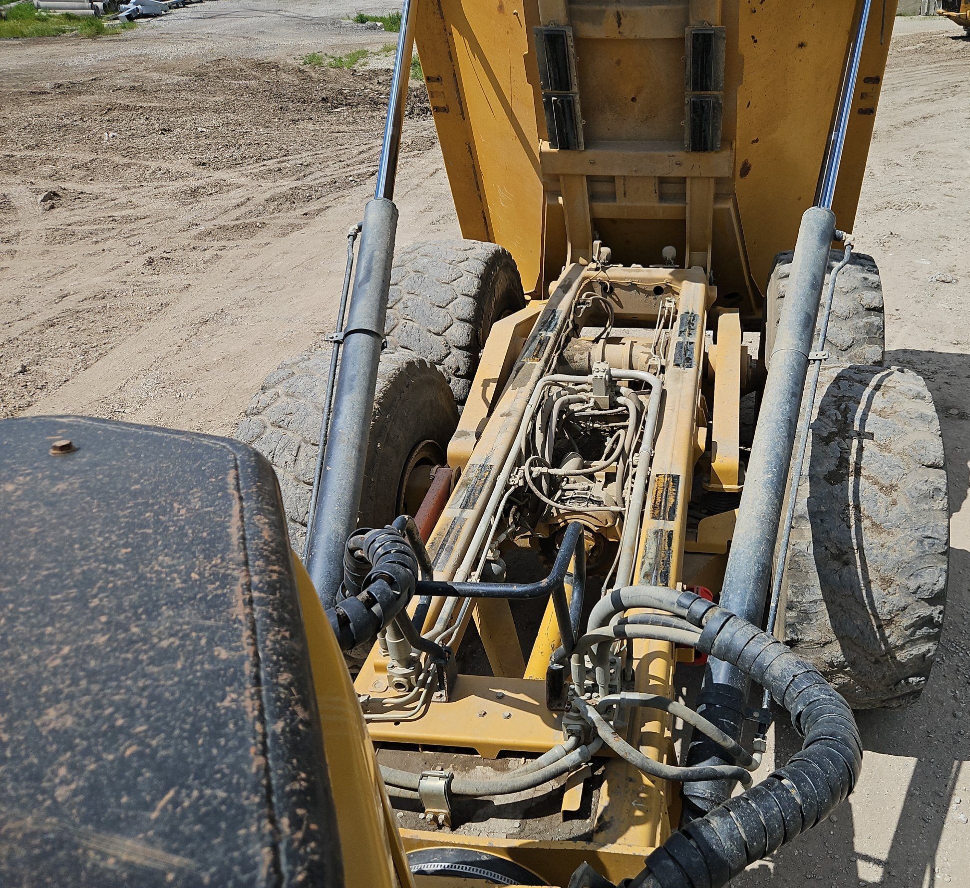 gallery 2013 Caterpillar 740B haul truck