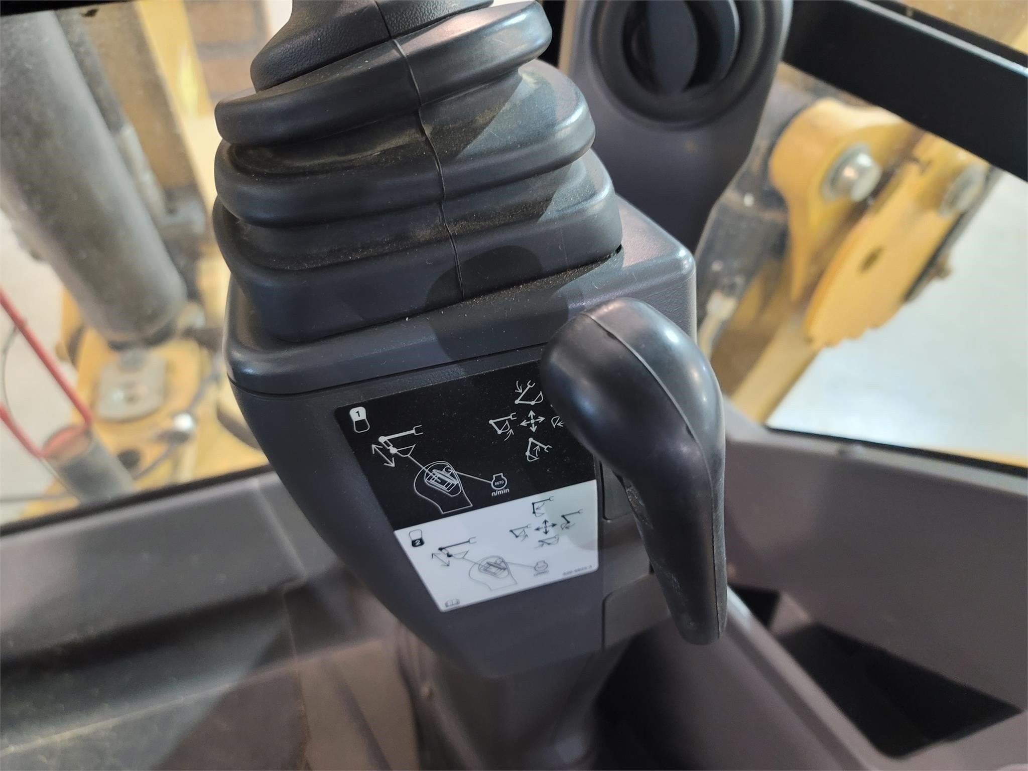 gallery 2018 Caterpillar 420F2 Backhoe