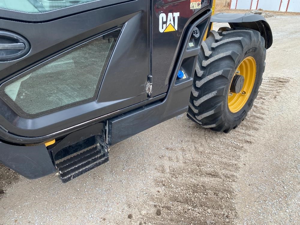 gallery 2019 Caterpillar TH408D 4x4x4 Handler
