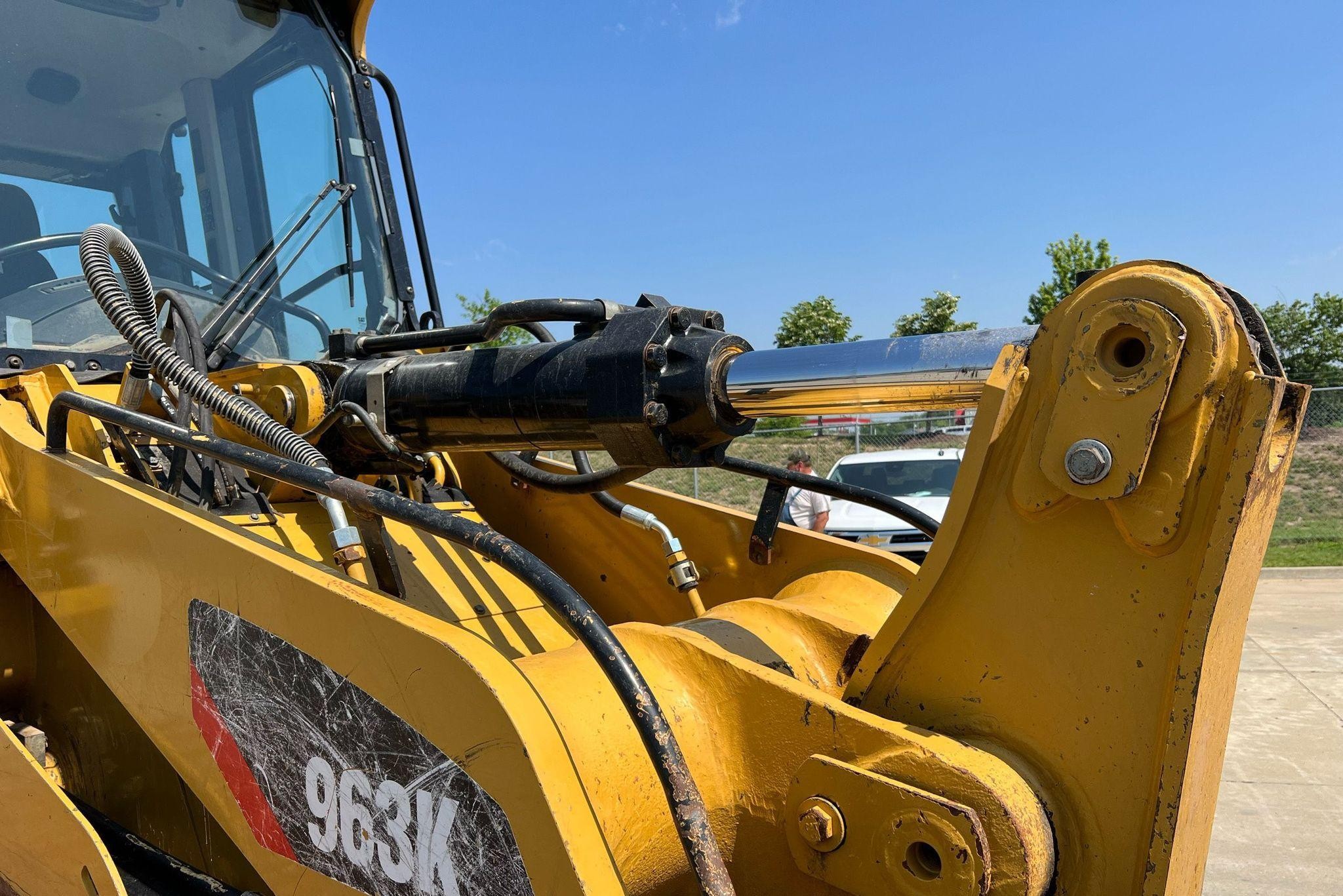 gallery 2016 Caterpillar 963K track loader