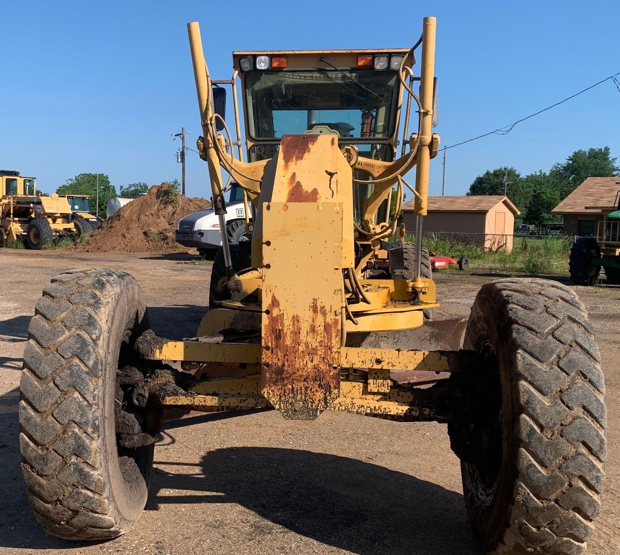 gallery 2001 Caterpillar 140H motor grader