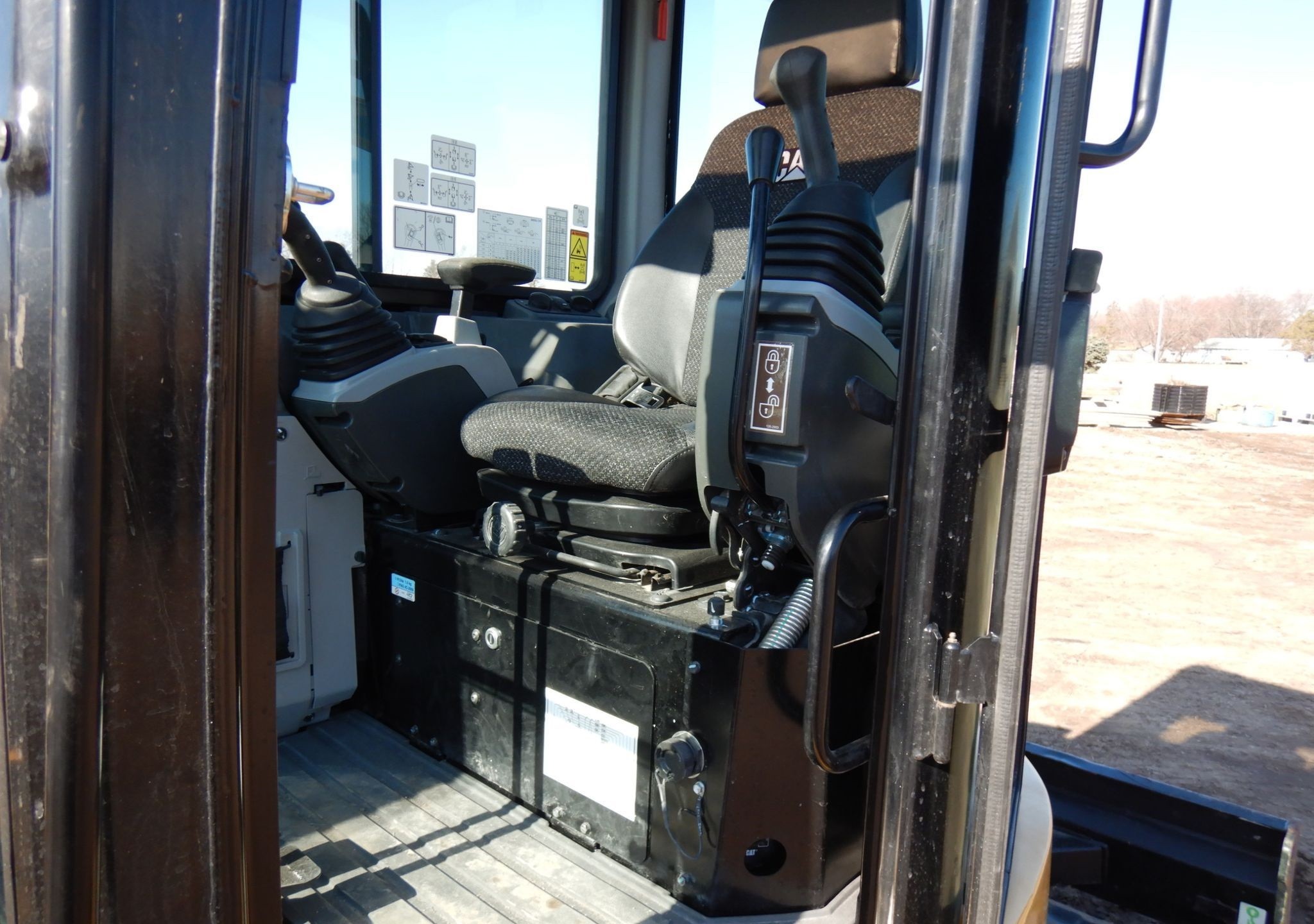 gallery 2018 Caterpillar 305E2 mini excavator