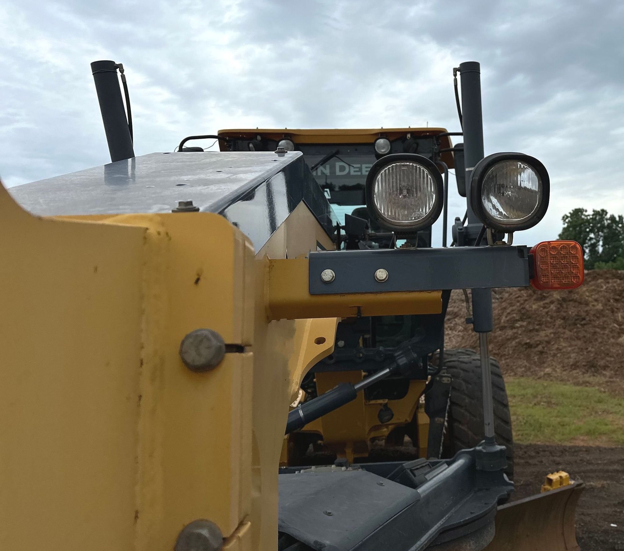 gallery 2013 John Deere 772GP motor grader