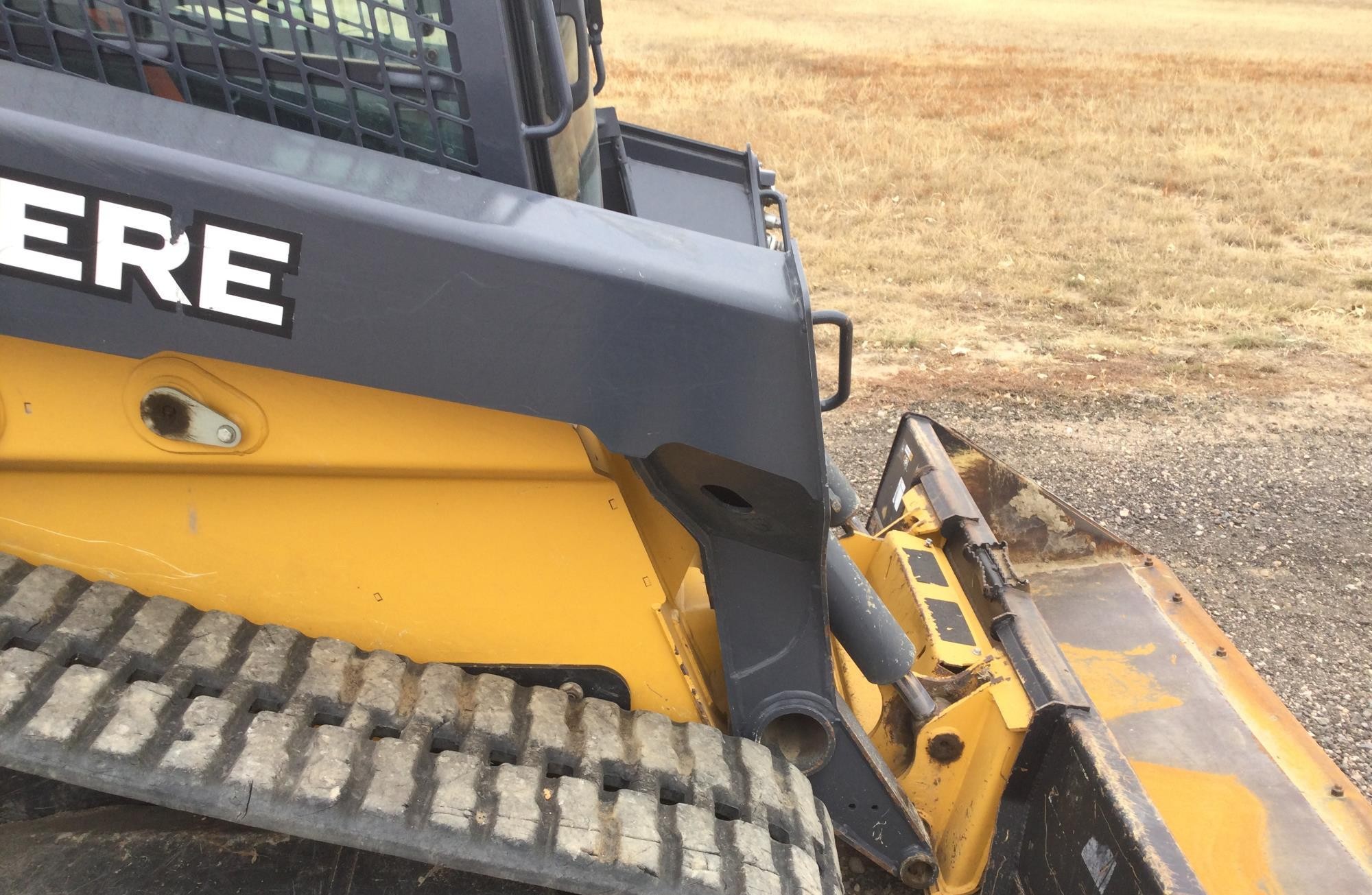 gallery 2018 John Deere 331G Skid Steer