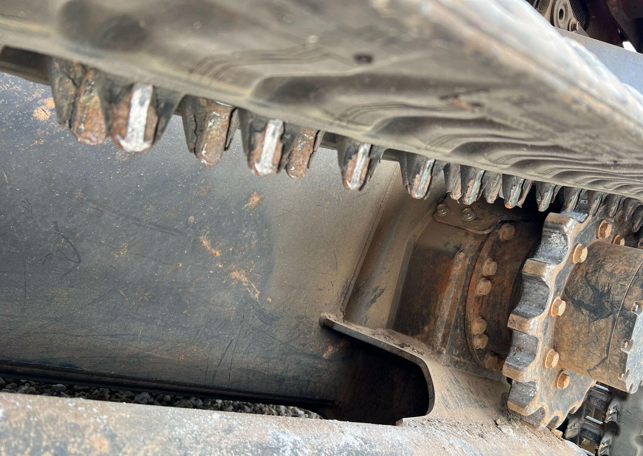 gallery 2019 Kubota SVL95-2S tracked skid steer loader