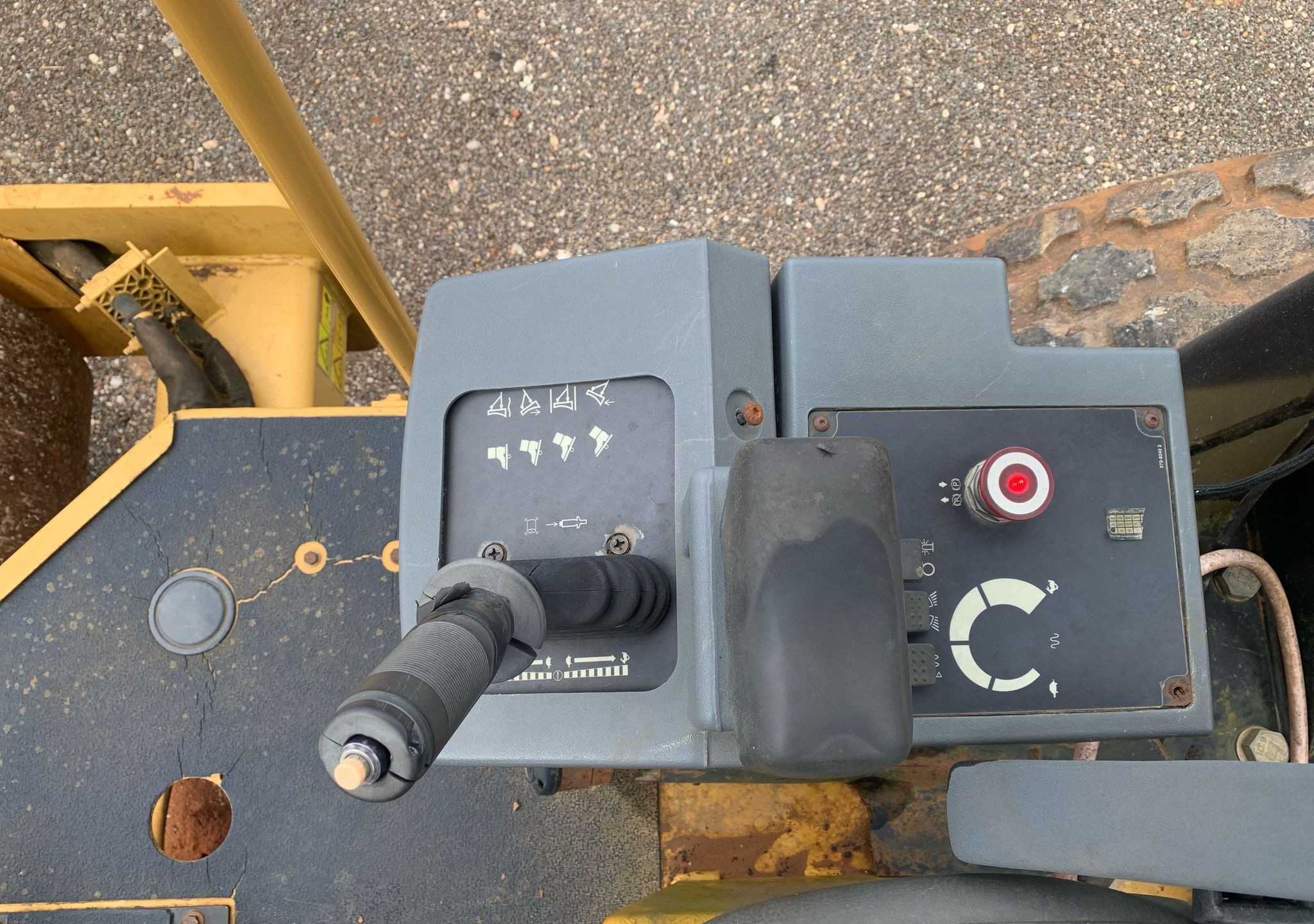 gallery 2008 Caterpillar CS56 single drum vibratory roller