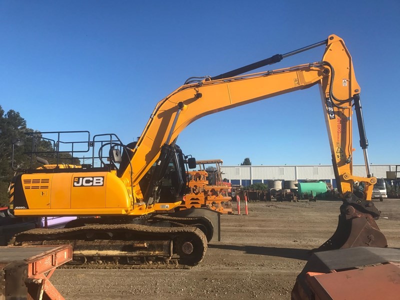gallery 2014 JCB JS220LC EXCAVATOR