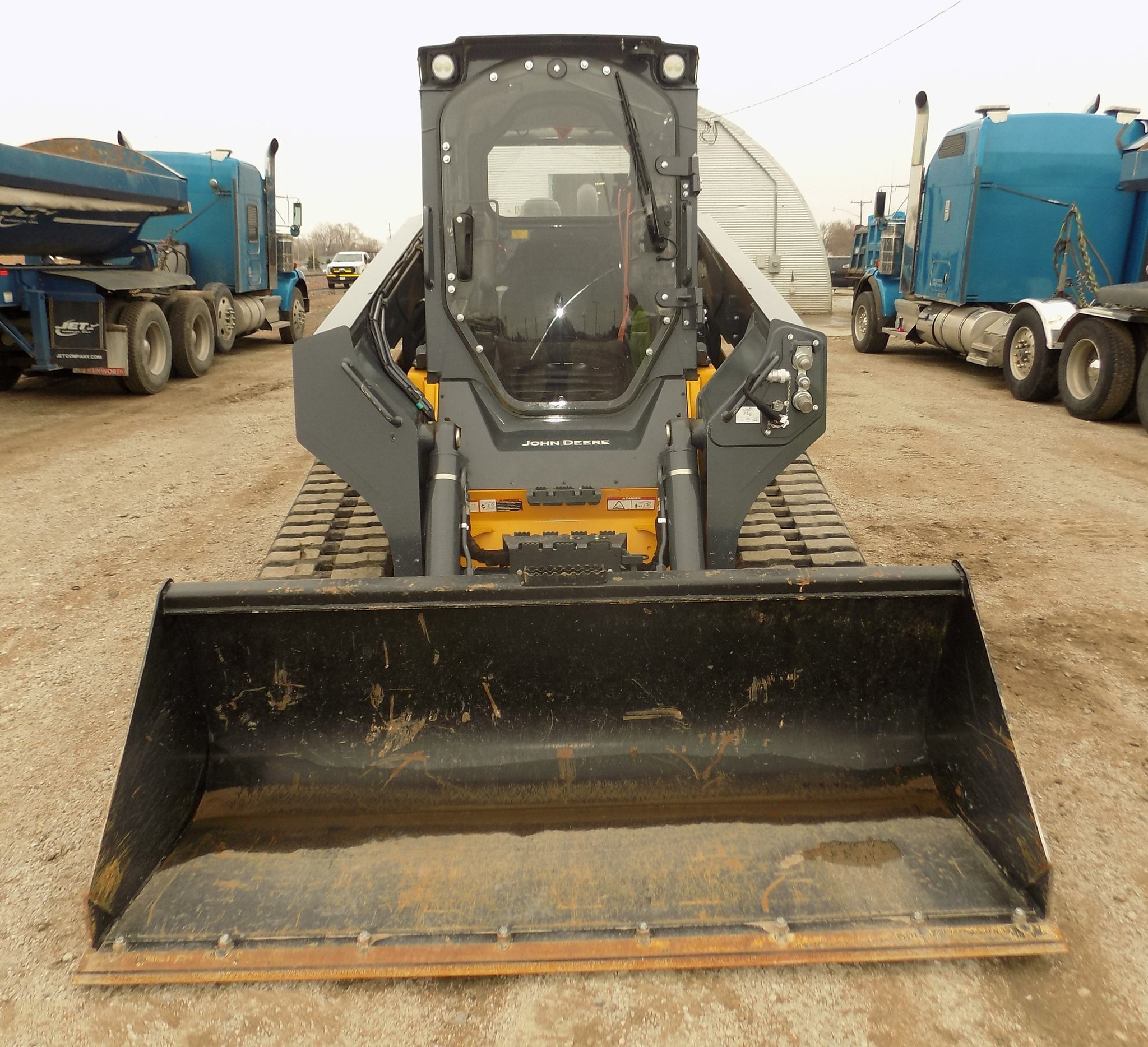 gallery 2019 John Deere 333G tracked skid steer loader1