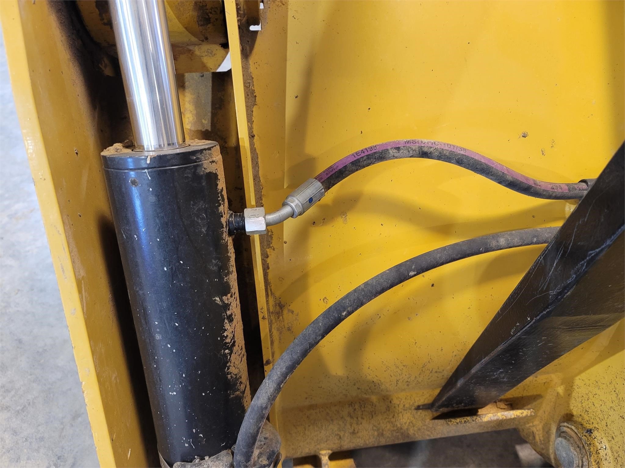 gallery 2018 Caterpillar 420F2 Backhoe