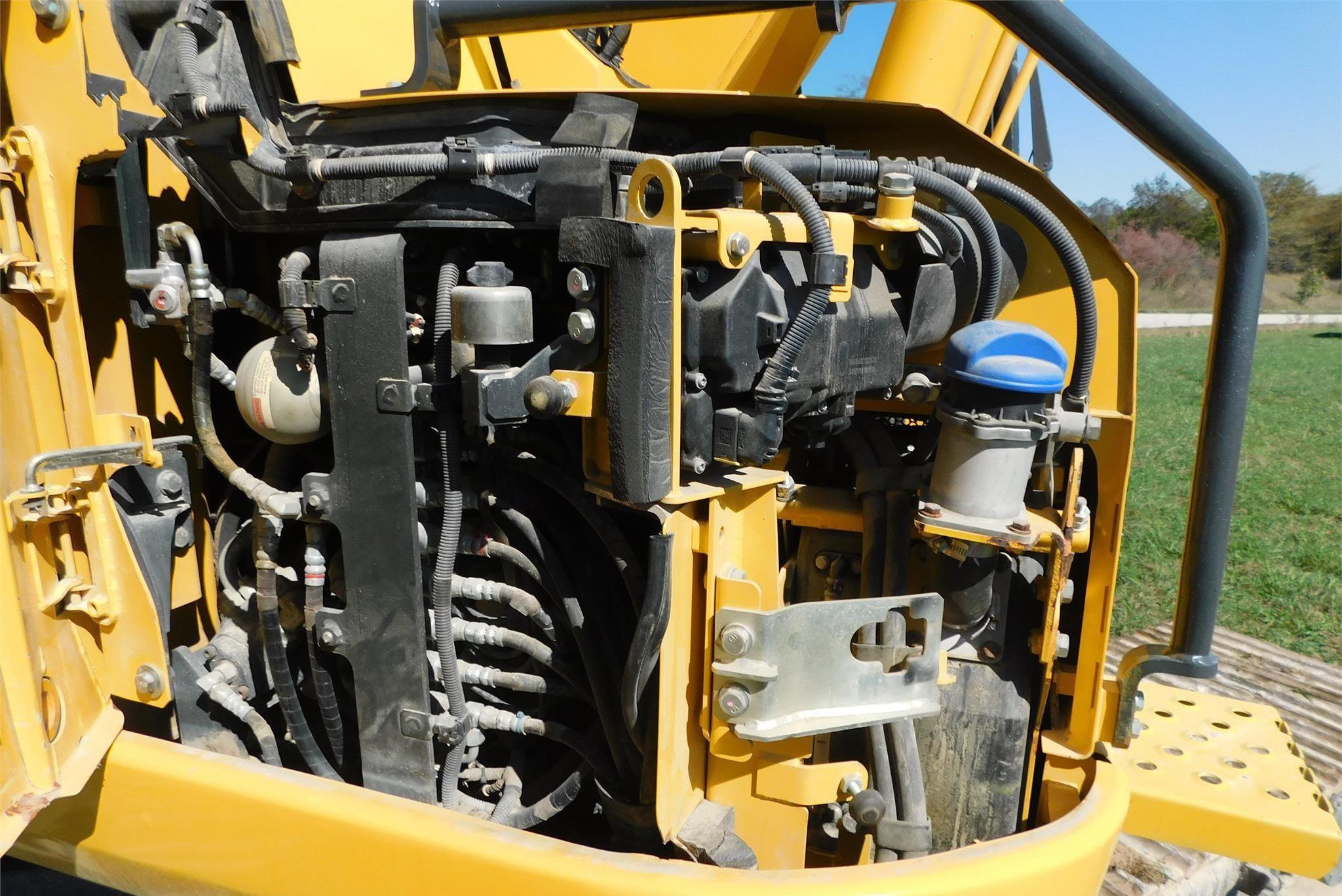 gallery 2016 KOMATSU PC138US LC-11