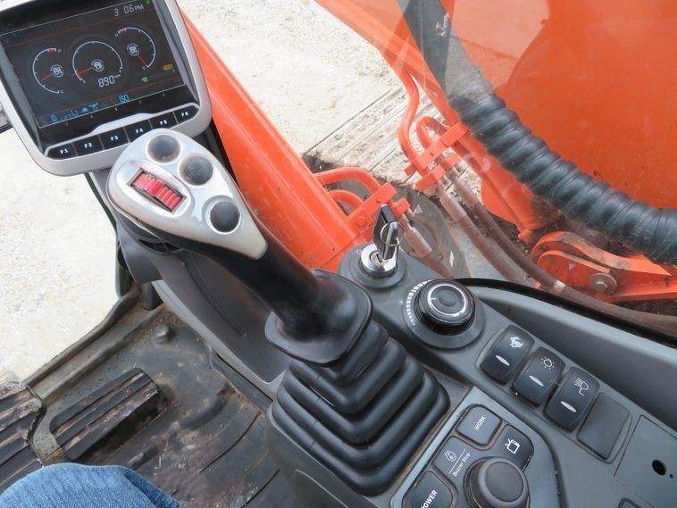 gallery 2014 Doosan DX225LC-3 excavator