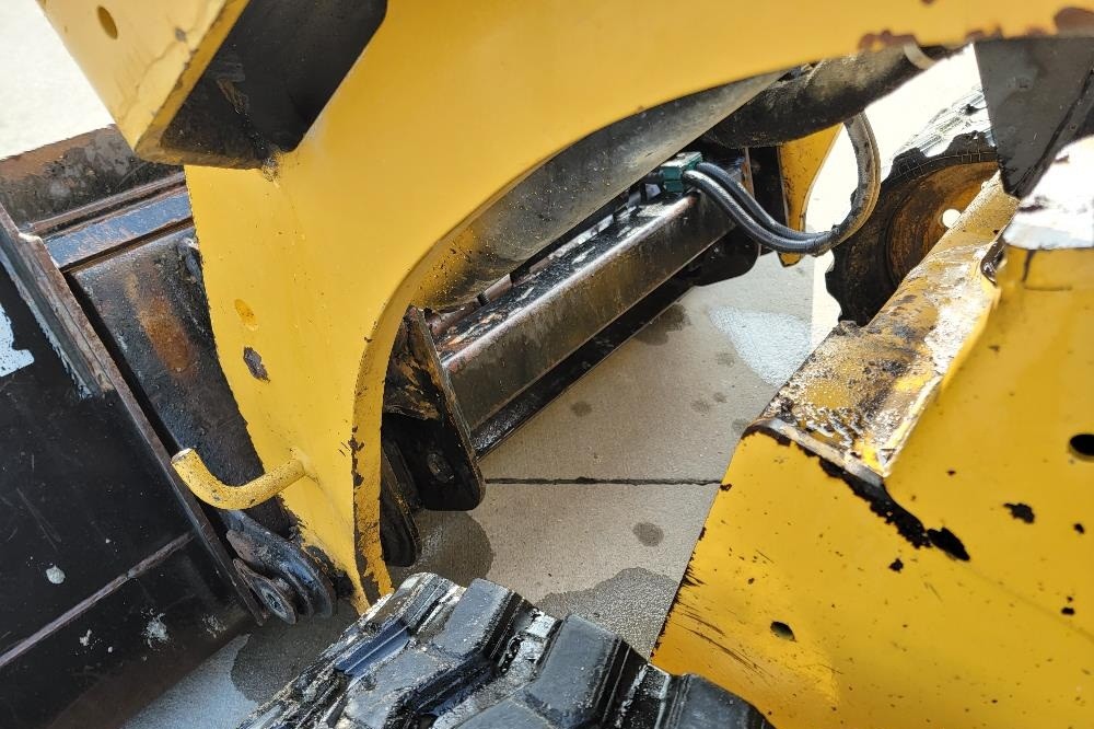 gallery 2015 Caterpillar 299DXHP Compact Track Loader