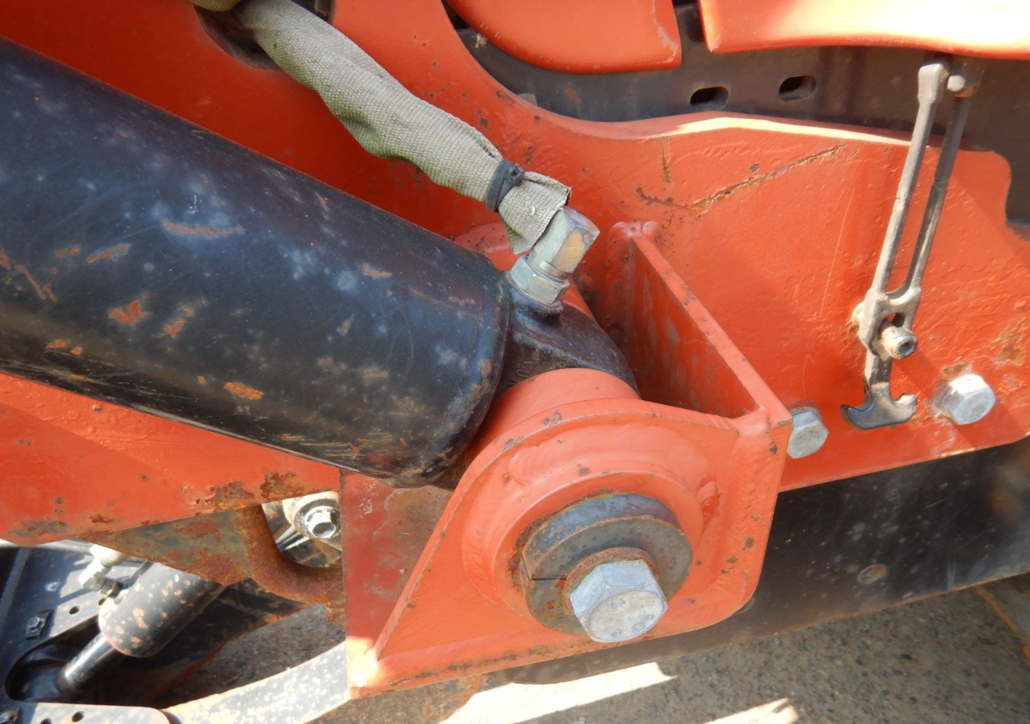 gallery 2004 Ditch Witch HT115 cable plow