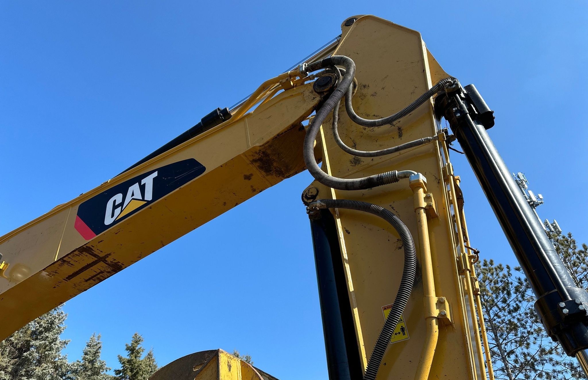 gallery 2015 Caterpillar 323FL excavator
