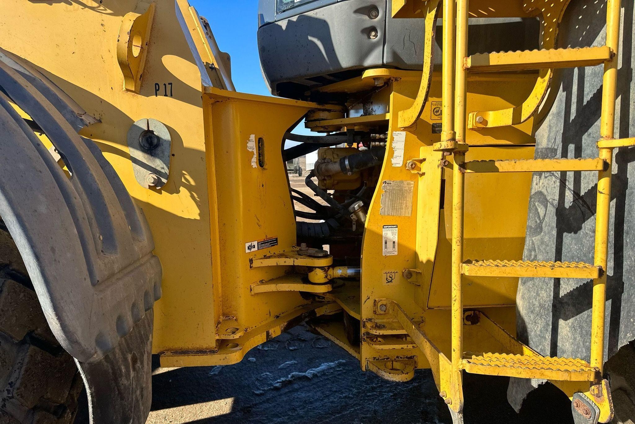 gallery 2006 John Deere 844J wheel loader
