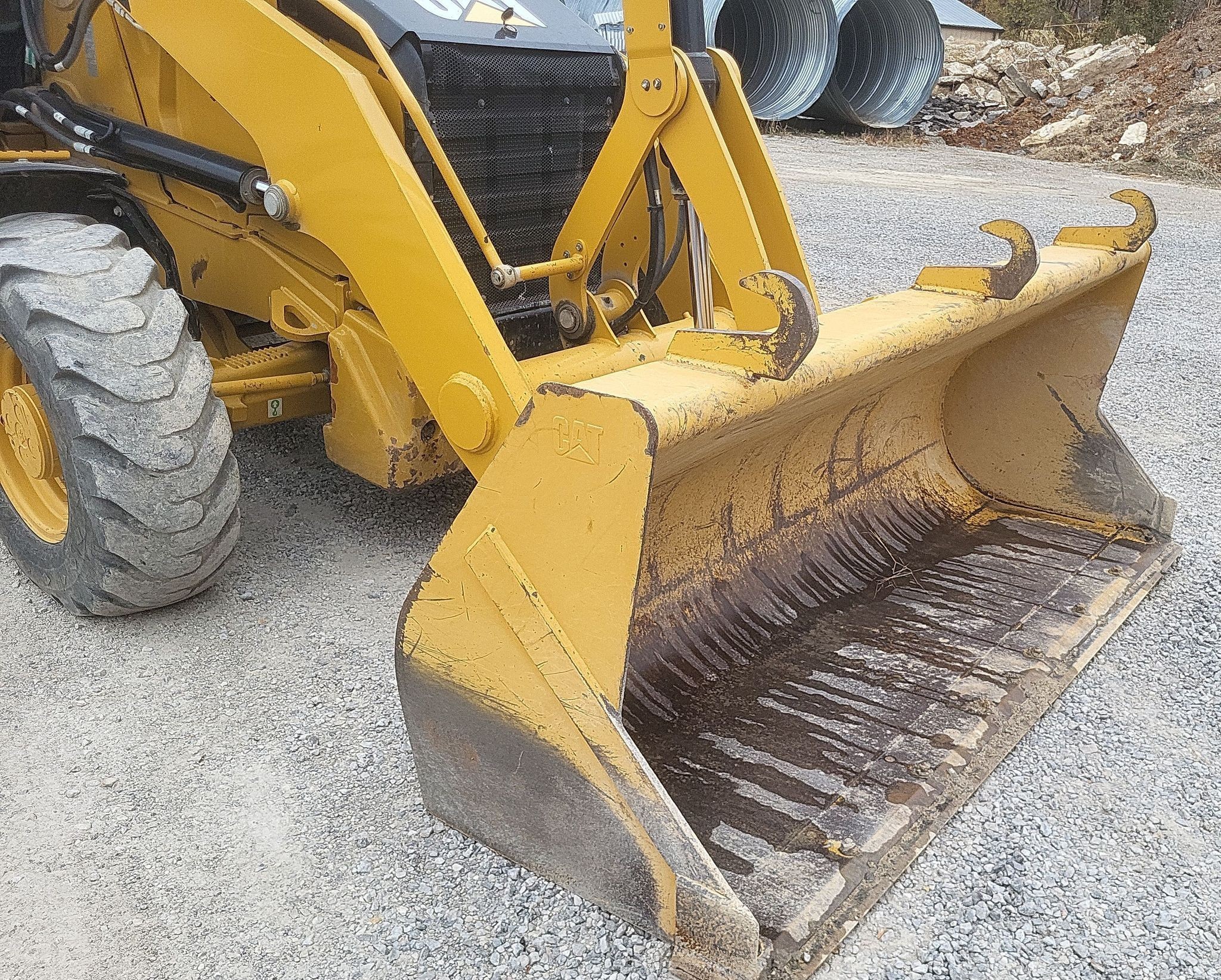 gallery 2018 Caterpillar 420F2 backhoe