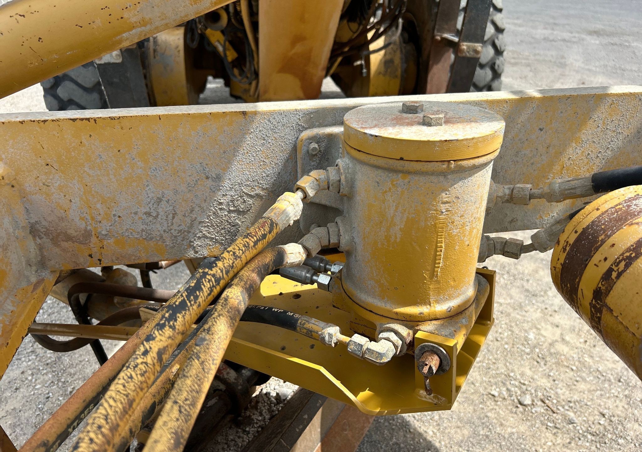 gallery 2006 Caterpillar 160H VHP Plus motor grader