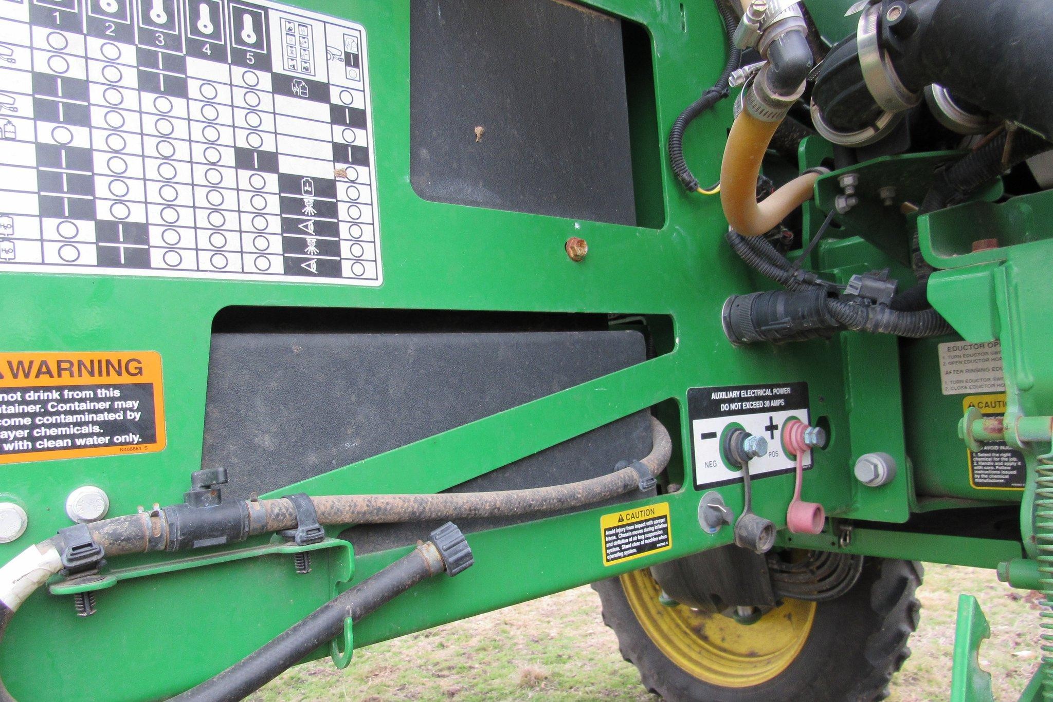 gallery 2014 John Deere R4038 self-propelled sprayer