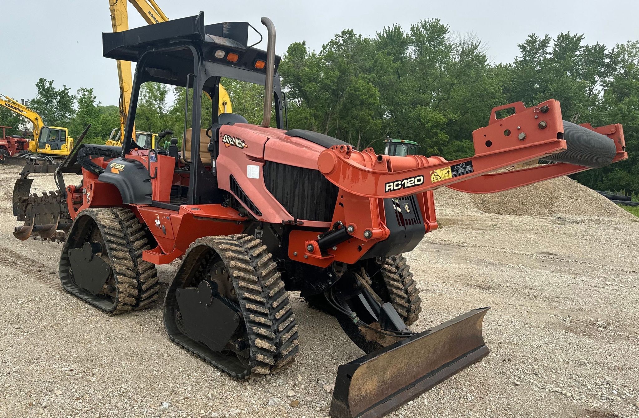 gallery 2013 Ditch Witch RT120 Quad trencher