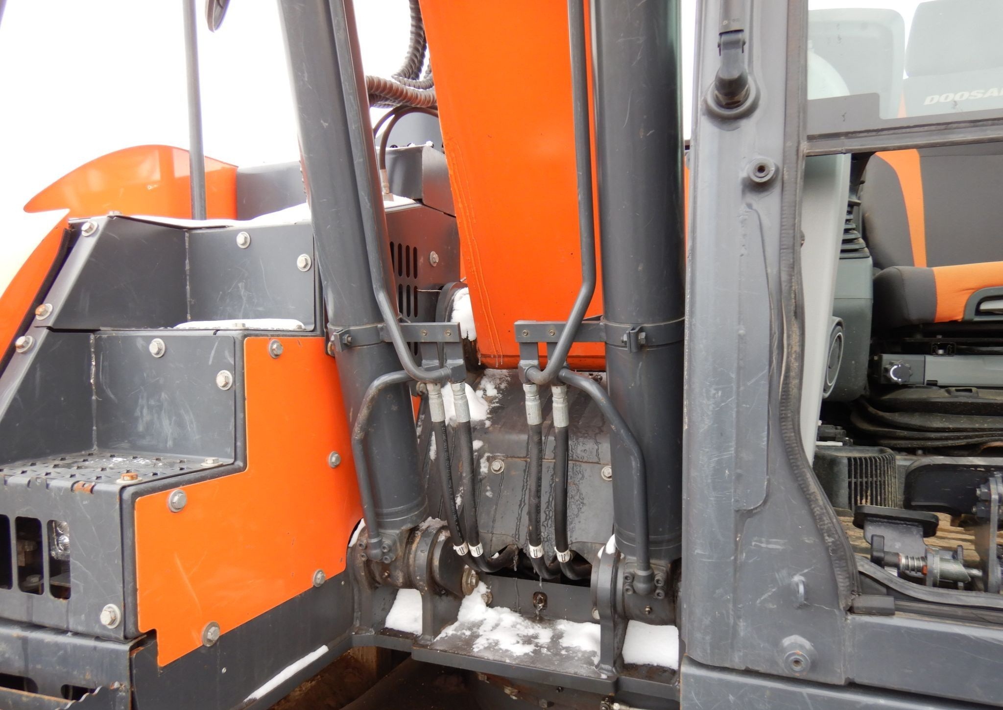 gallery 2014 Doosan DX140LCR excavator