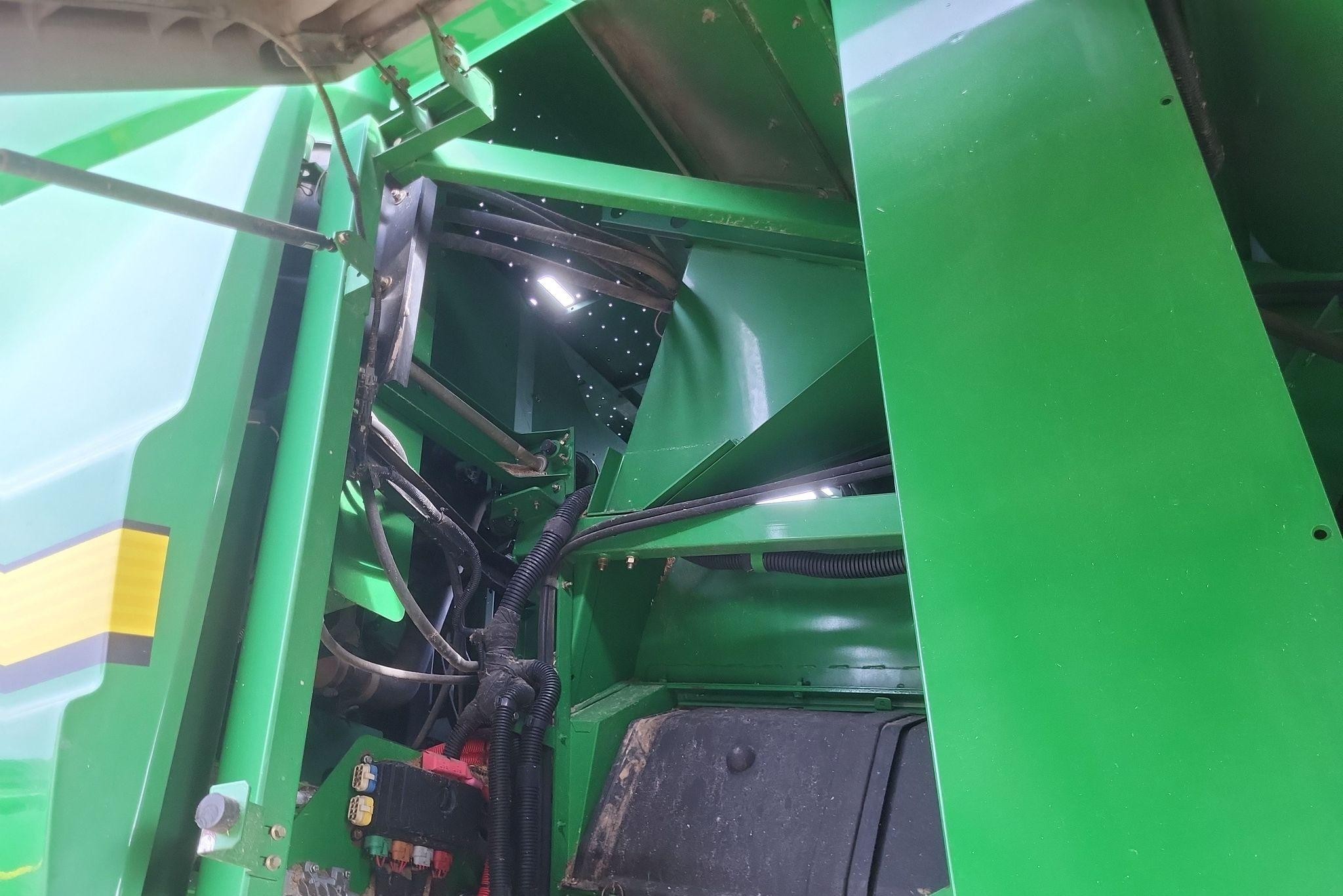 gallery 2008 John Deere 9770 STS RWA combine