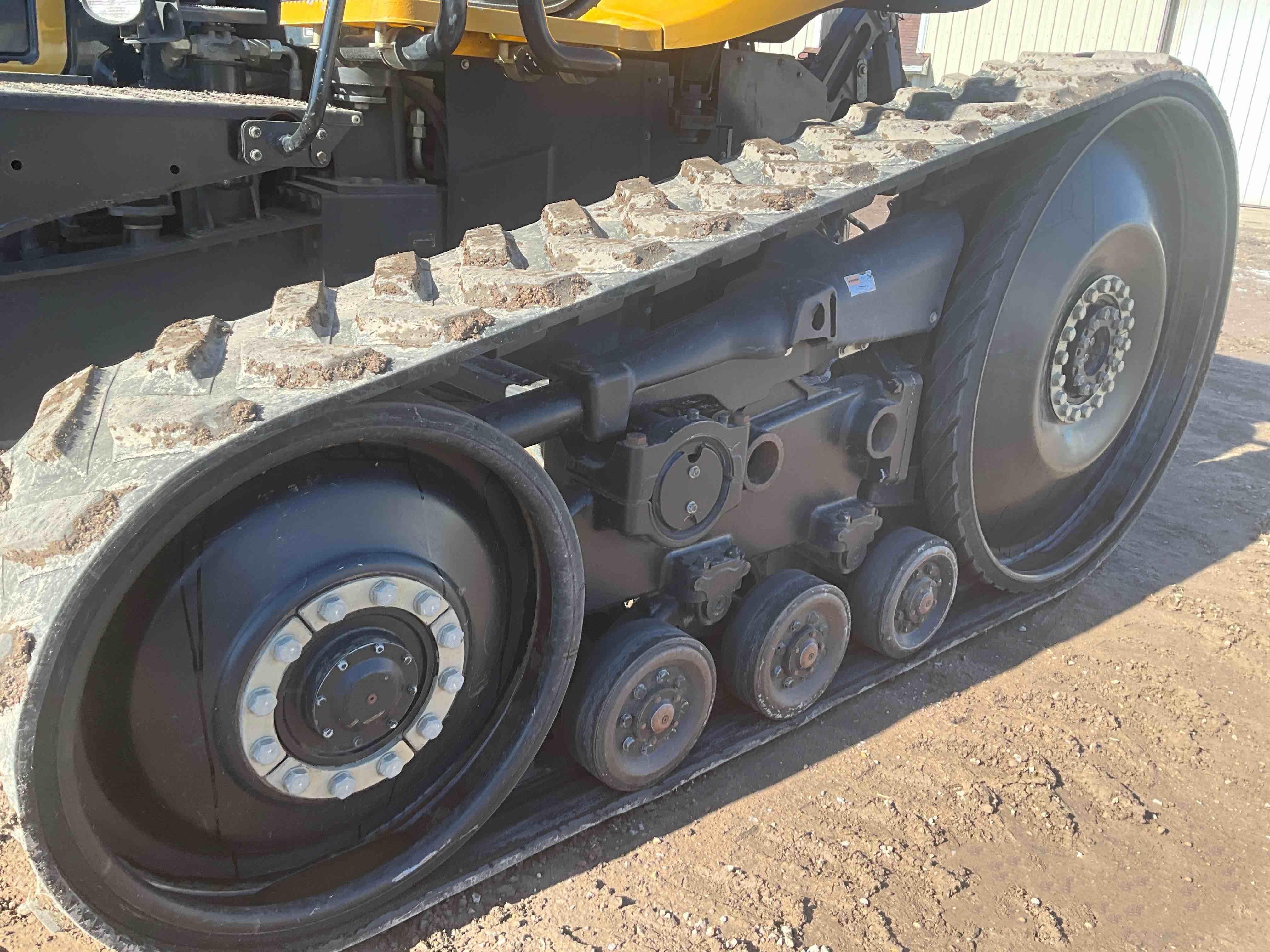 gallery 2007 Challenger MT755B Track Tractor