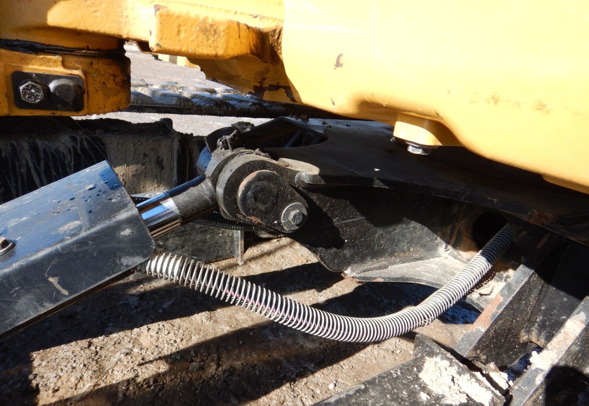 gallery 2016 Caterpillar 304E2 CR mini excavator
