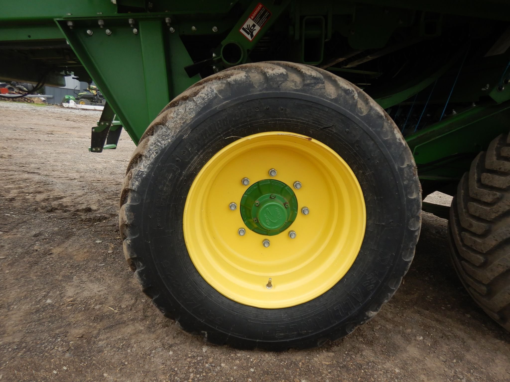 gallery 2016 John Deere L340 square baler