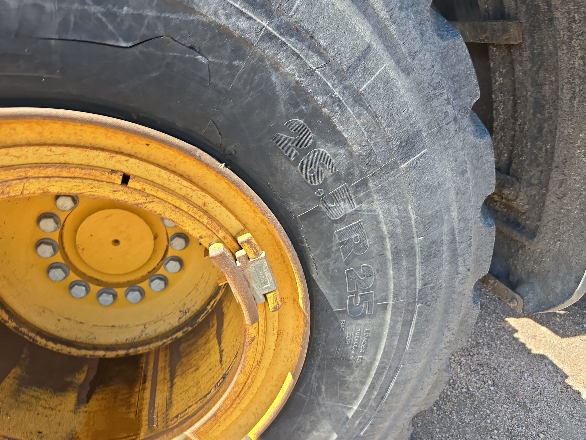 gallery 2014 John Deere 824K Wheel Loader