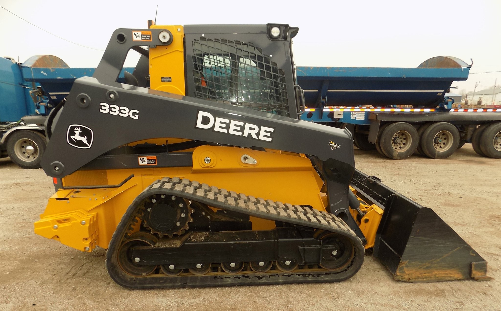 gallery 2019 John Deere 333G tracked skid steer loader1