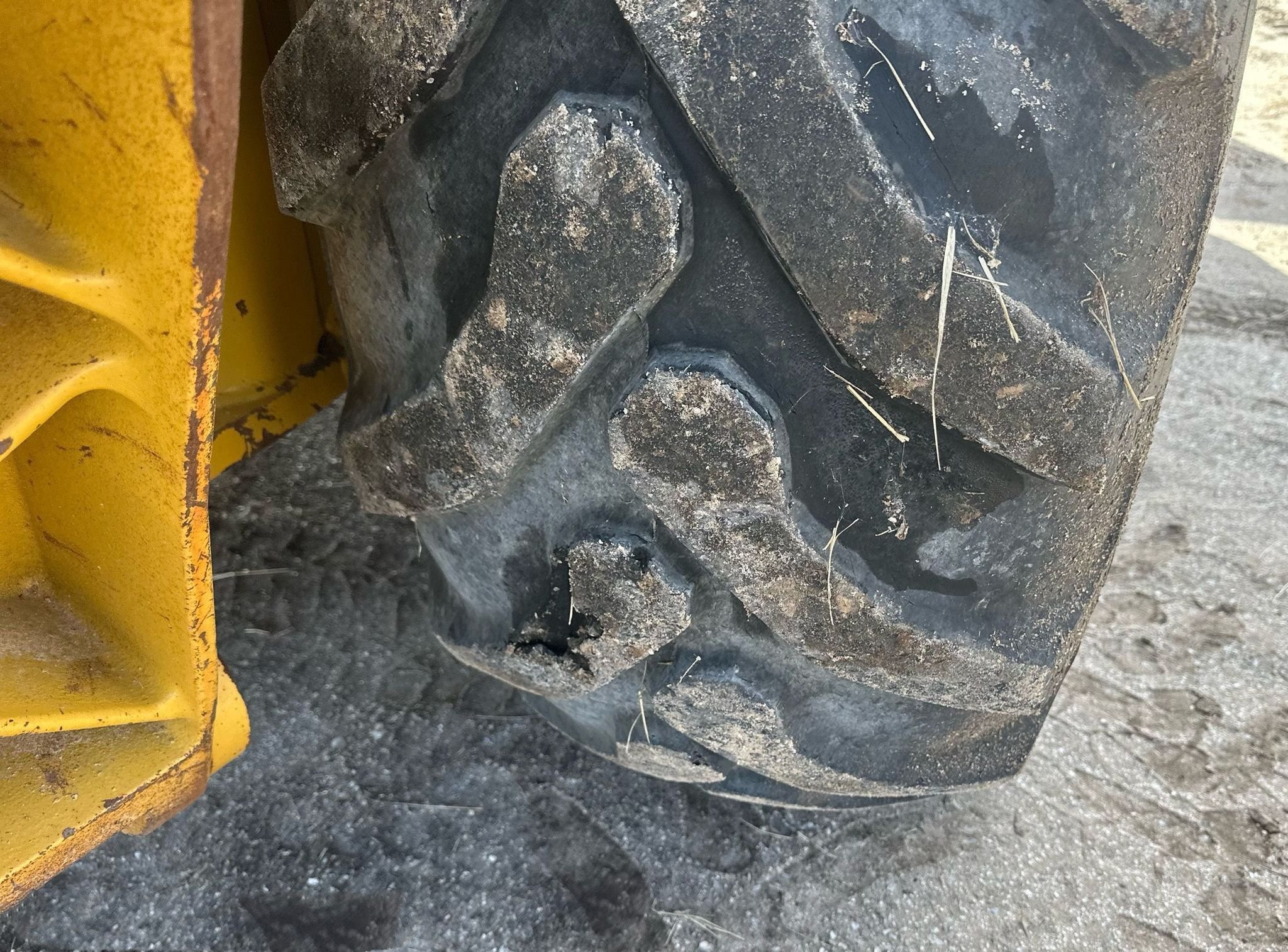 gallery 2015 Caterpillar 420F backhoe
