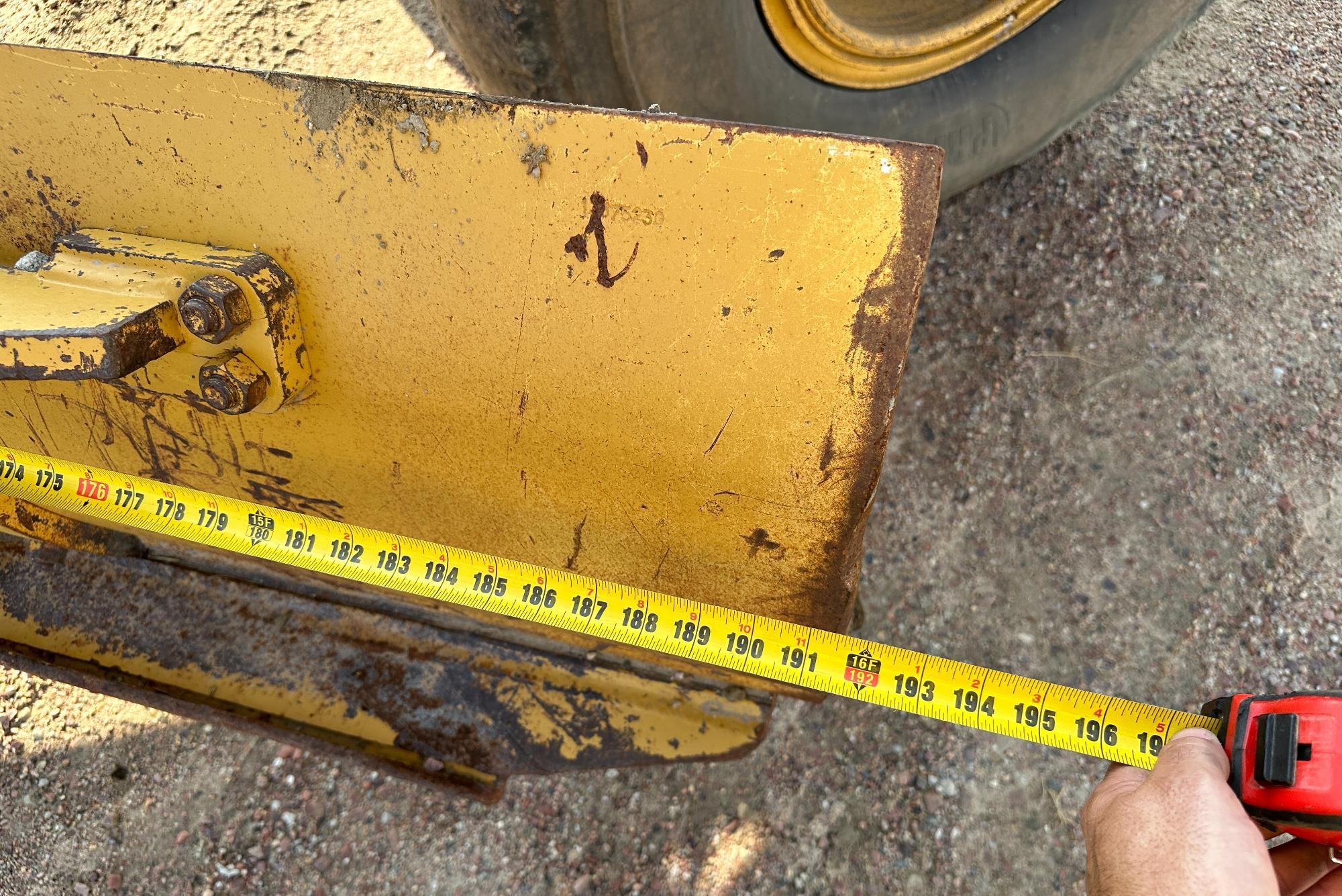 gallery 2014 Caterpillar 140M2 VHP Plus Motor Grader