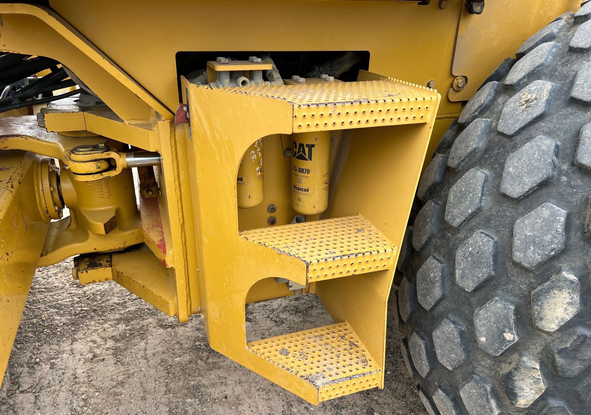gallery 2008 Caterpillar CS56 single drum vibratory roller