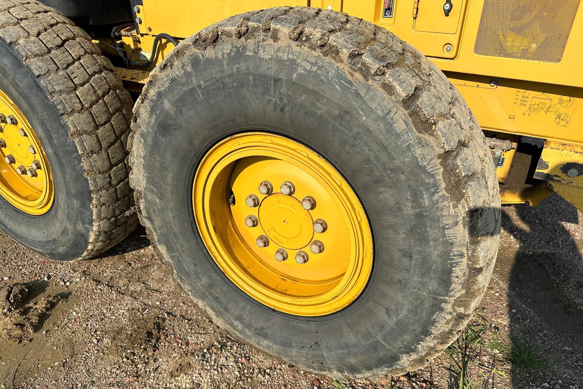 gallery 2014 Caterpillar 140M2 VHP Plus Motor Grader