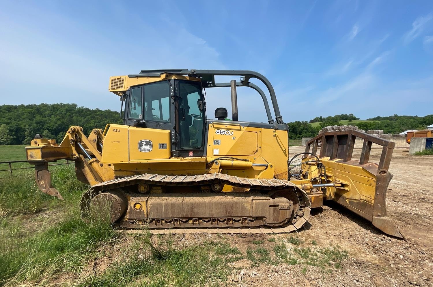 gallery 2007 John Deere 850J LT Dozer WMulti-Shank Ripper