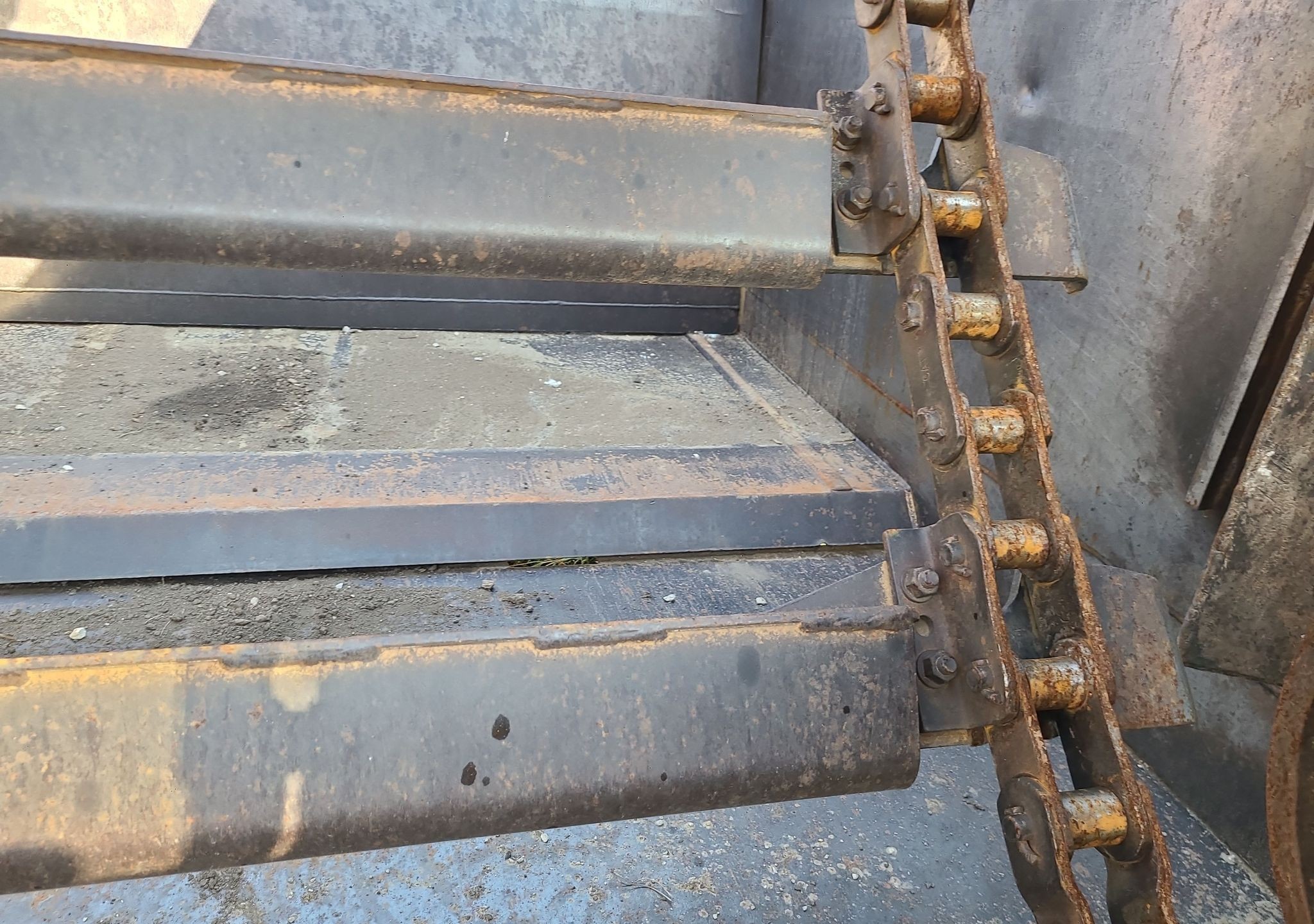 gallery 2006 Caterpillar 615C Series II elevating scraper