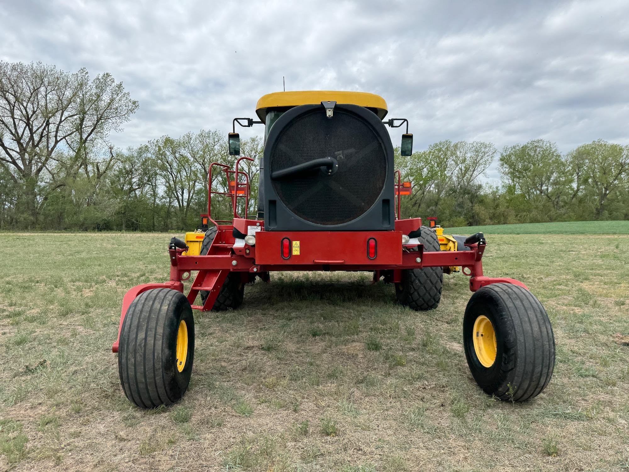 gallery 2014 New Holland Speedrower 240 Self-Propelled Windrower