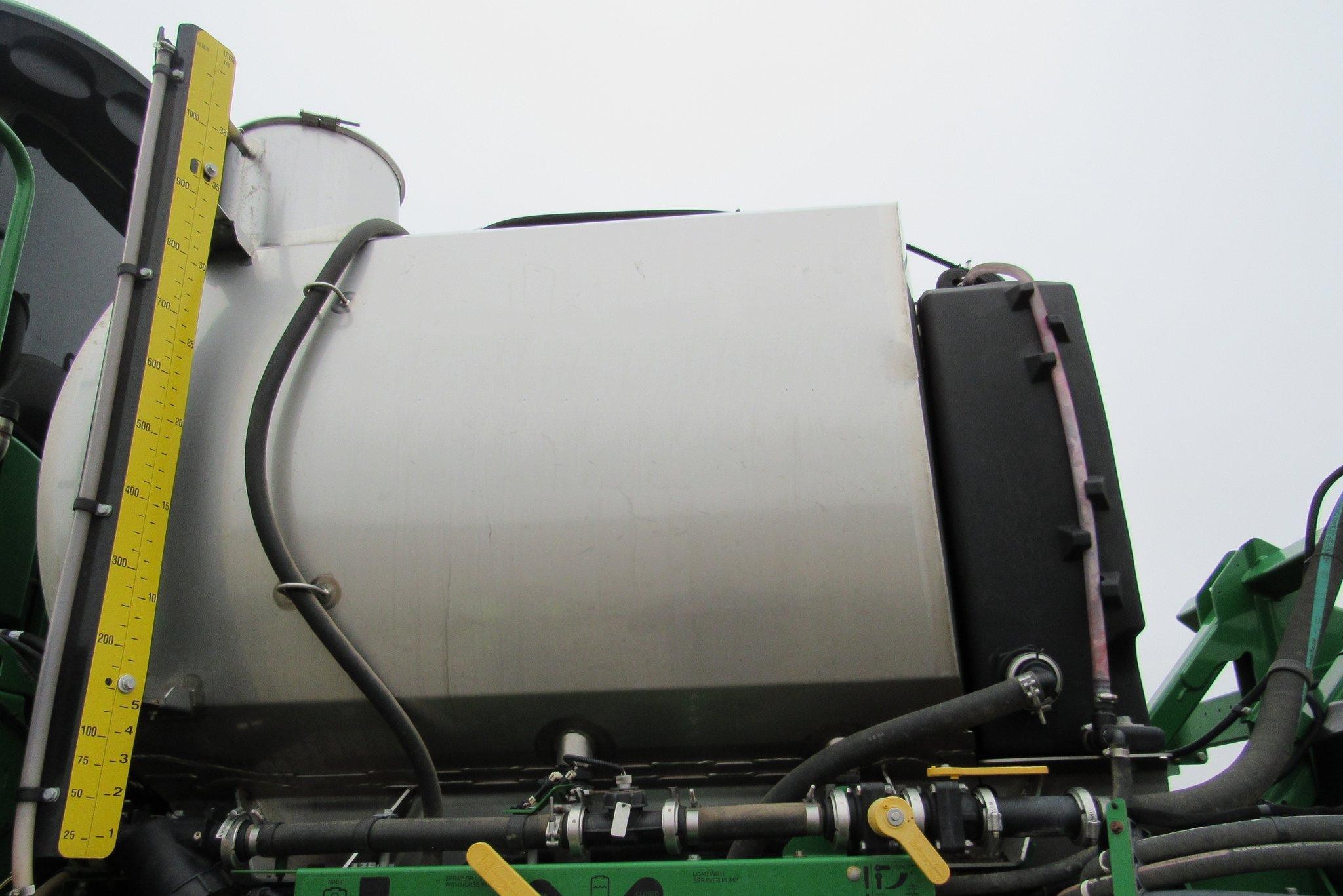gallery 2014 John Deere R4038 self-propelled sprayer