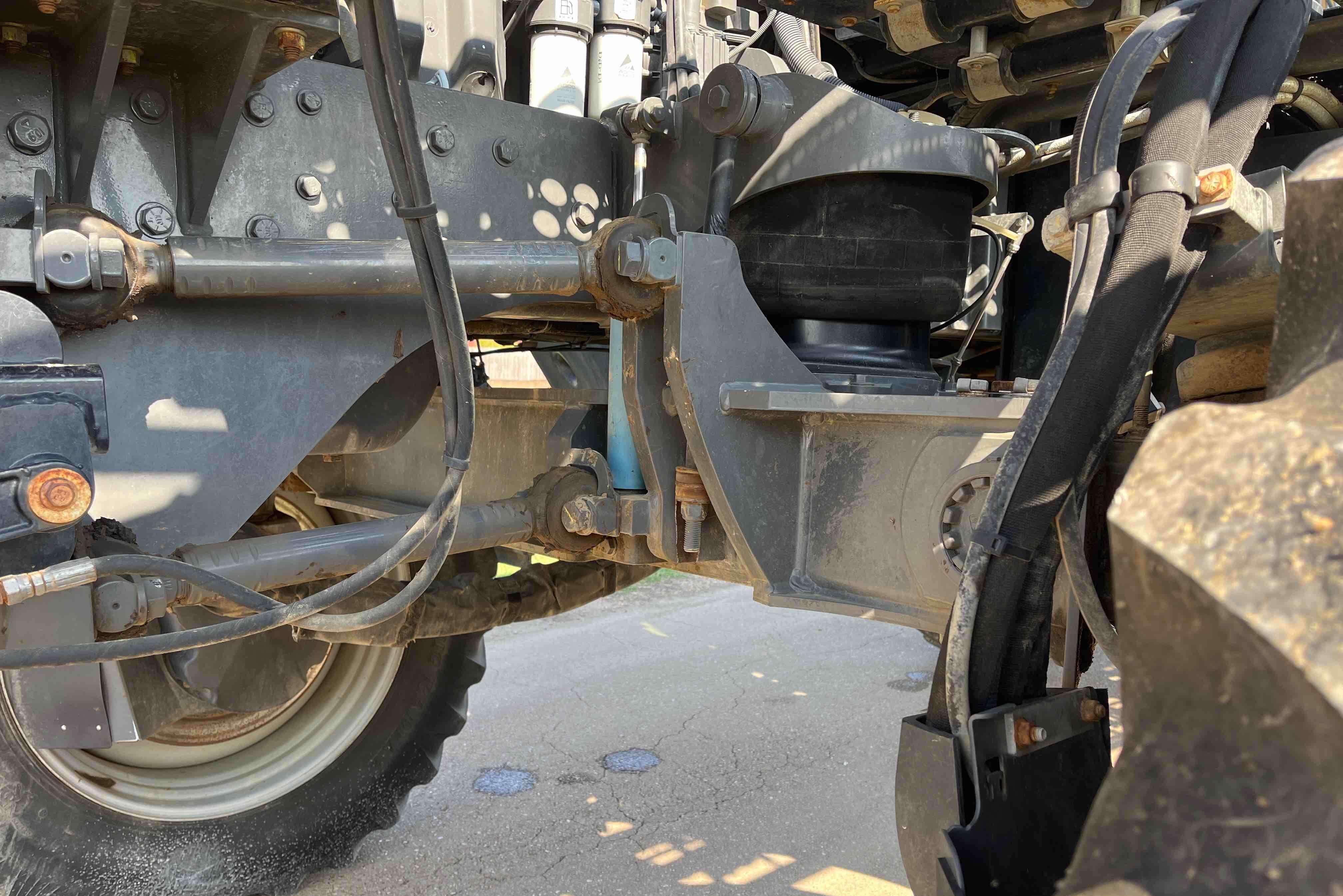gallery 2019 RoGator RG1300C Self-Propelled Sprayer